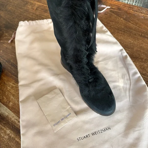 Stuart Weitzman - Picture 1 of 4